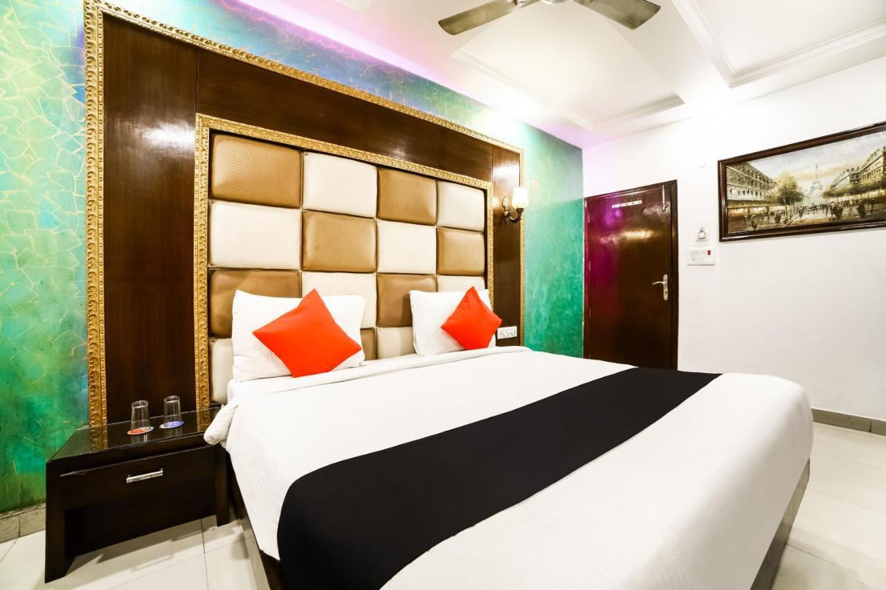 Capital O 6408 Hotel Delhi Heart Нью-Дели Экстерьер фото