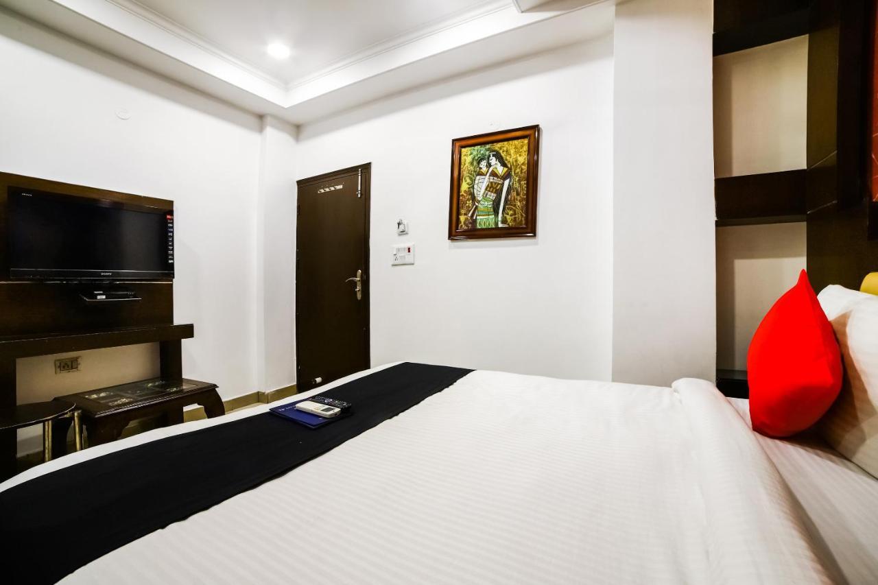 Capital O 6408 Hotel Delhi Heart Нью-Дели Экстерьер фото