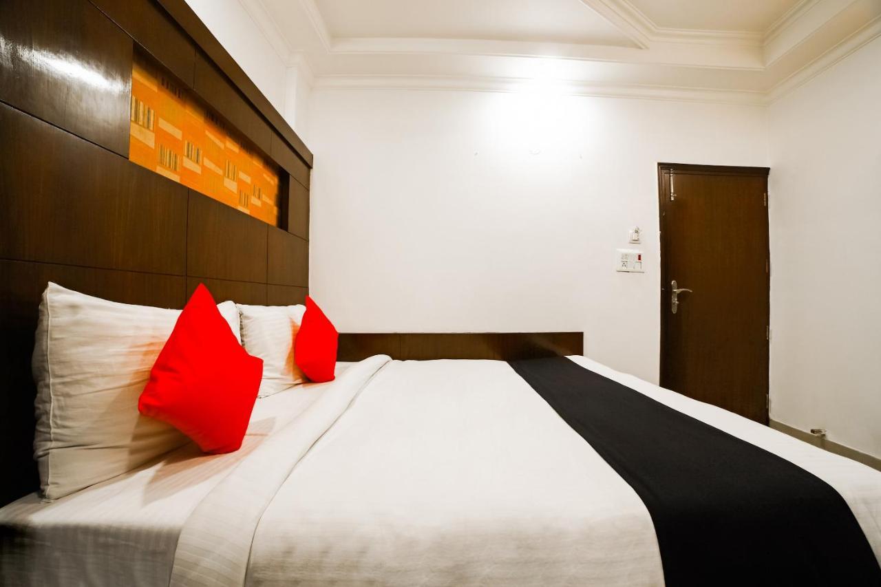 Capital O 6408 Hotel Delhi Heart Нью-Дели Экстерьер фото