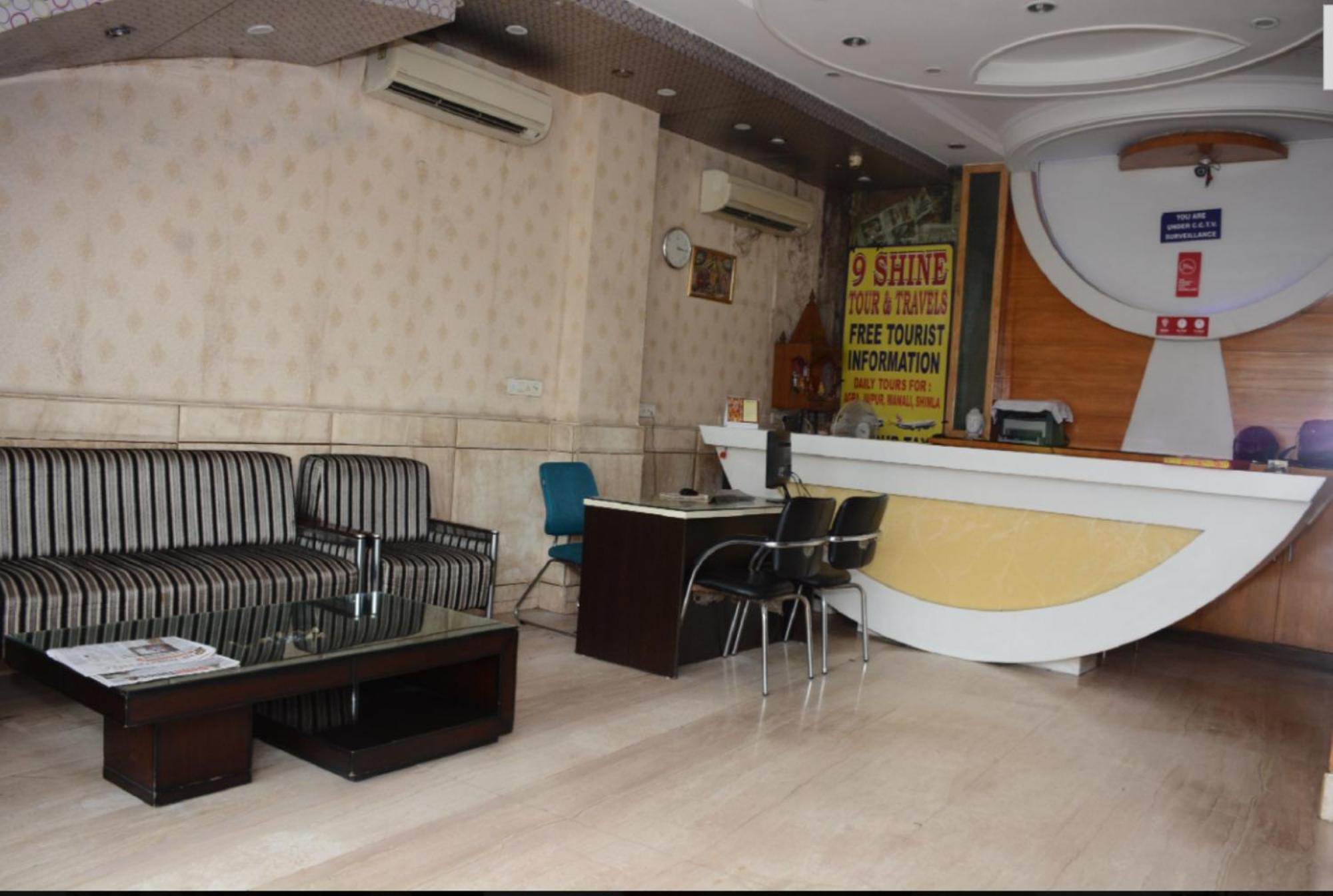 Capital O 6408 Hotel Delhi Heart Нью-Дели Экстерьер фото