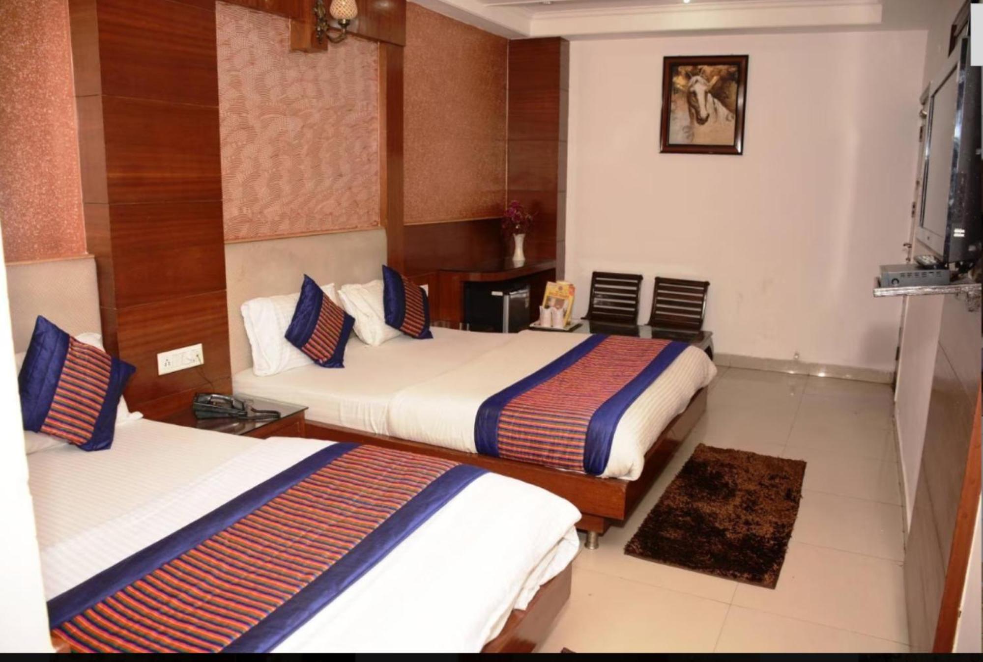 Capital O 6408 Hotel Delhi Heart Нью-Дели Экстерьер фото