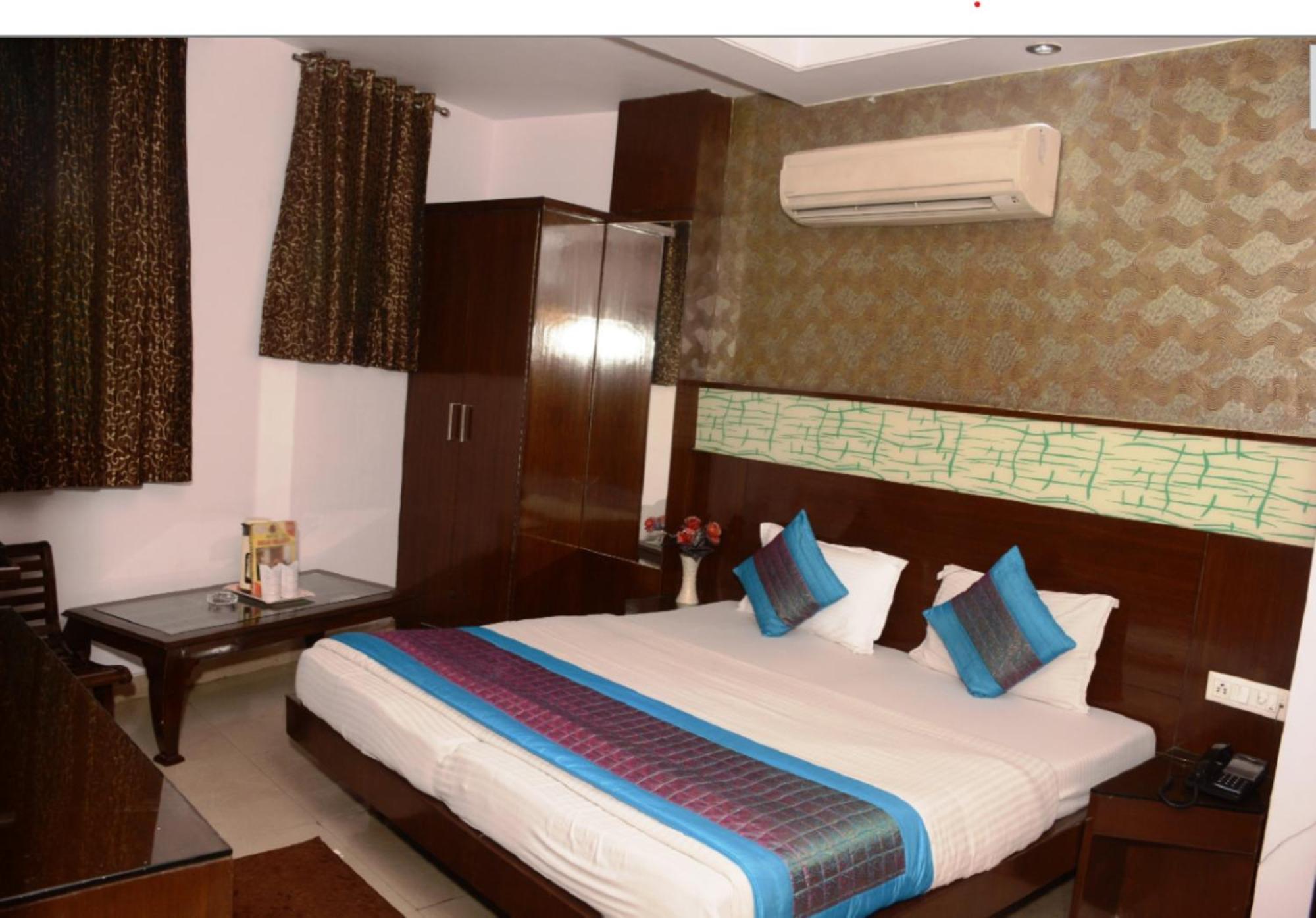 Capital O 6408 Hotel Delhi Heart Нью-Дели Экстерьер фото