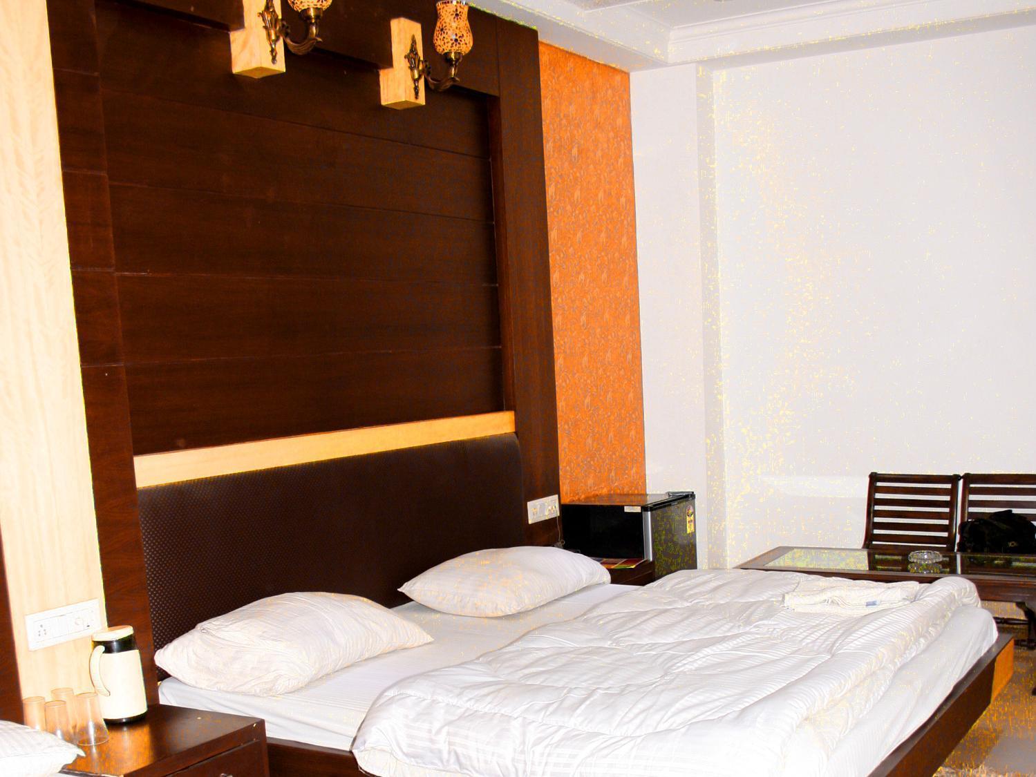 Capital O 6408 Hotel Delhi Heart Нью-Дели Экстерьер фото