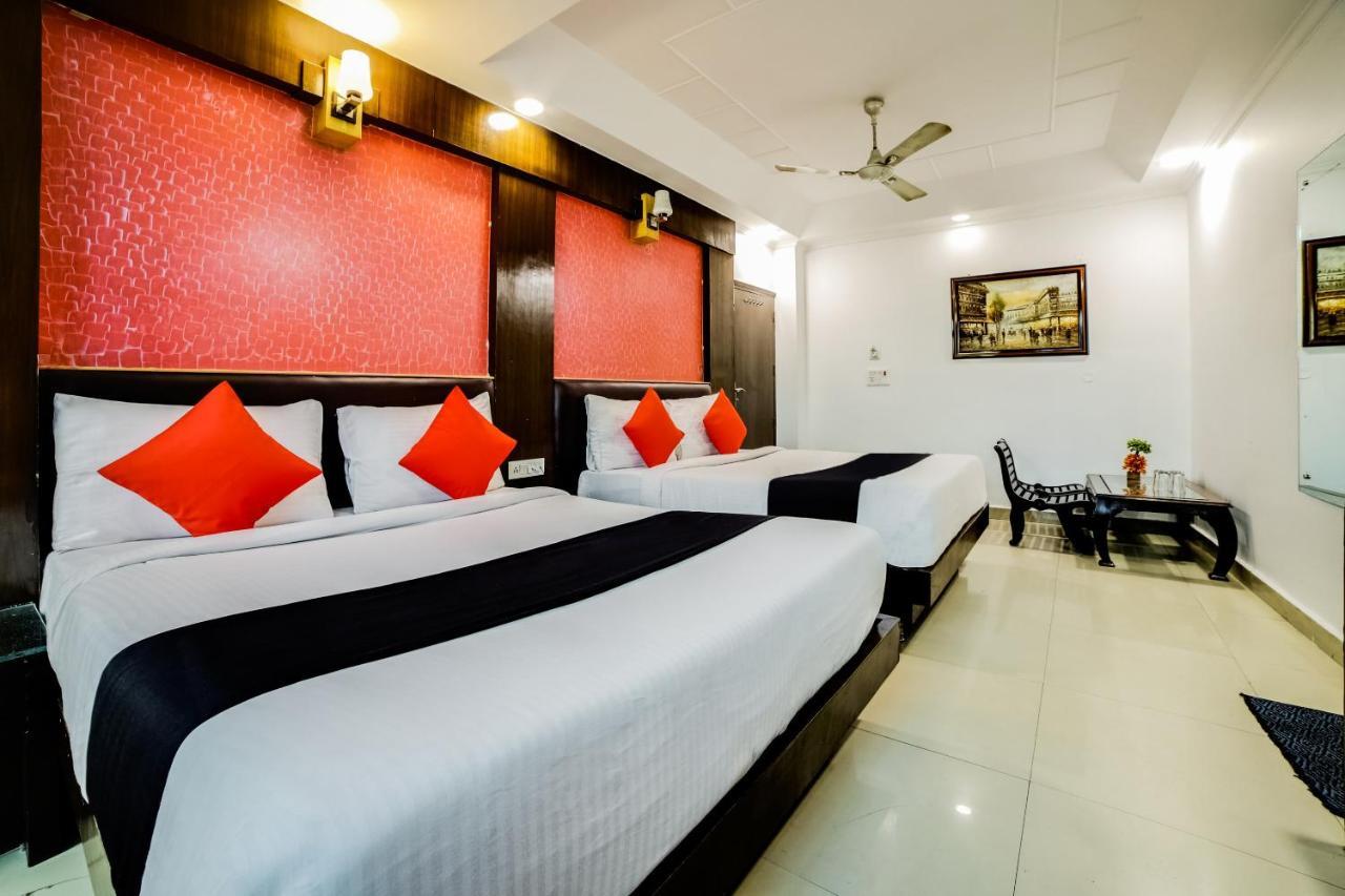 Capital O 6408 Hotel Delhi Heart Нью-Дели Экстерьер фото