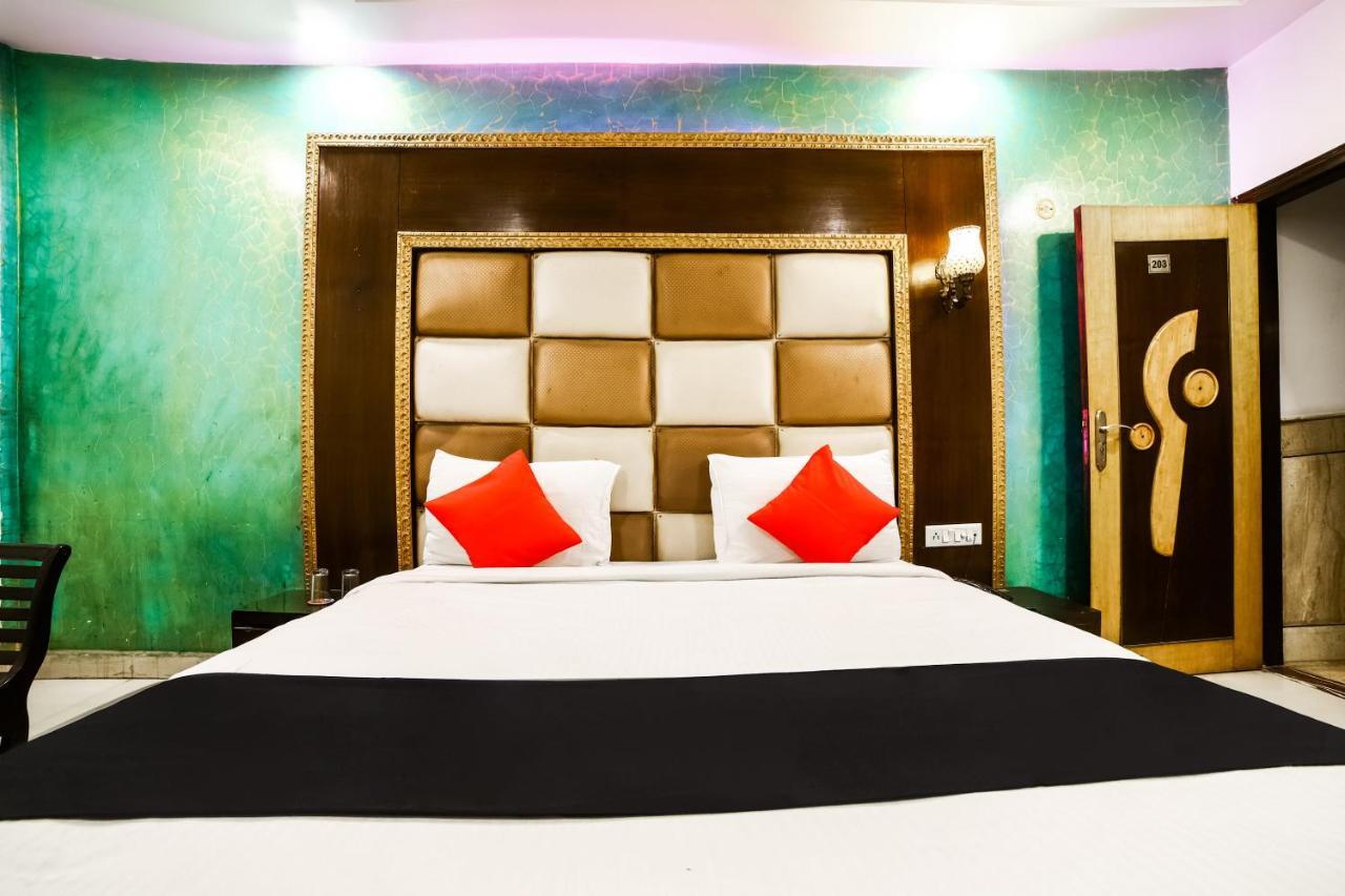 Capital O 6408 Hotel Delhi Heart Нью-Дели Экстерьер фото