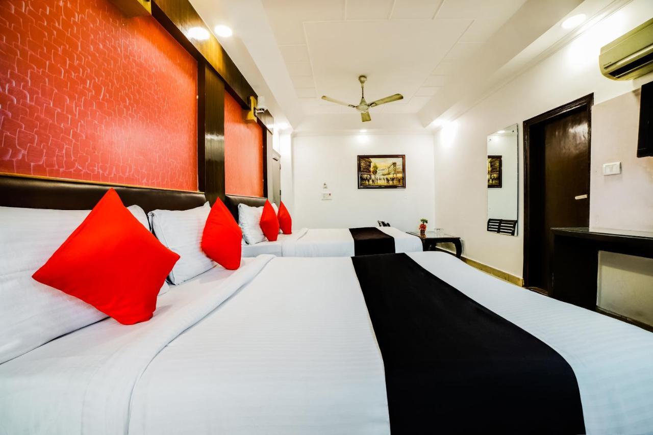 Capital O 6408 Hotel Delhi Heart Нью-Дели Экстерьер фото