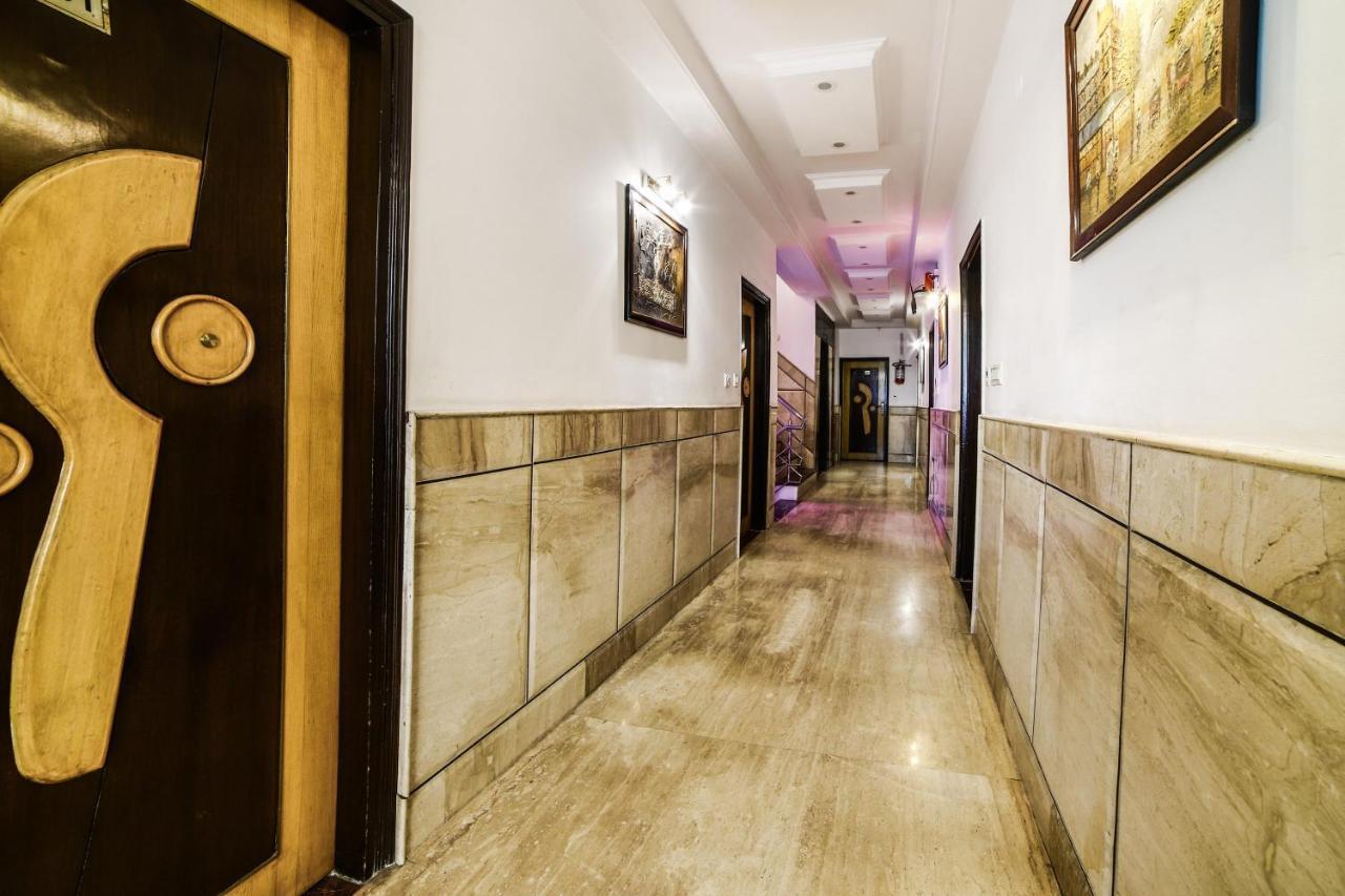 Capital O 6408 Hotel Delhi Heart Нью-Дели Экстерьер фото